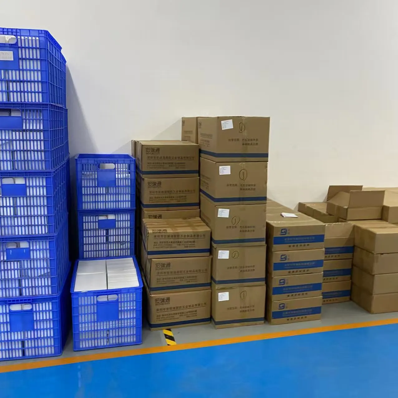 Factory team meeting at Wintouch Dongguan production facility