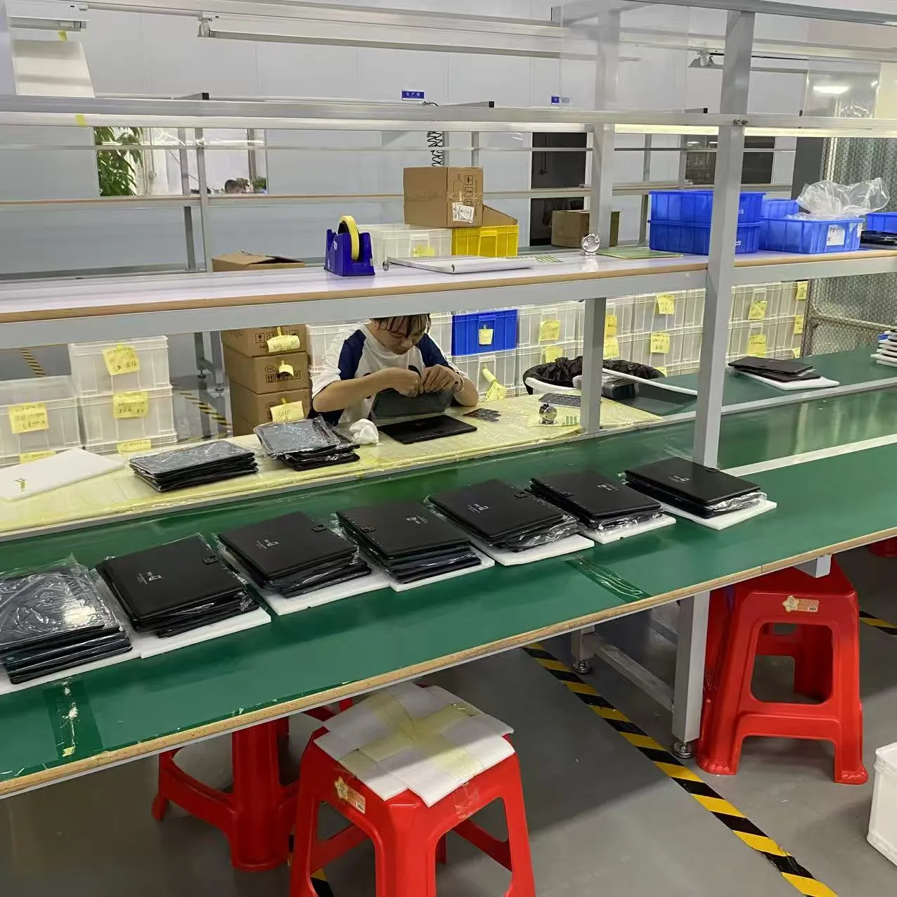 Tablet PC final inspection before packaging at Wintouch
