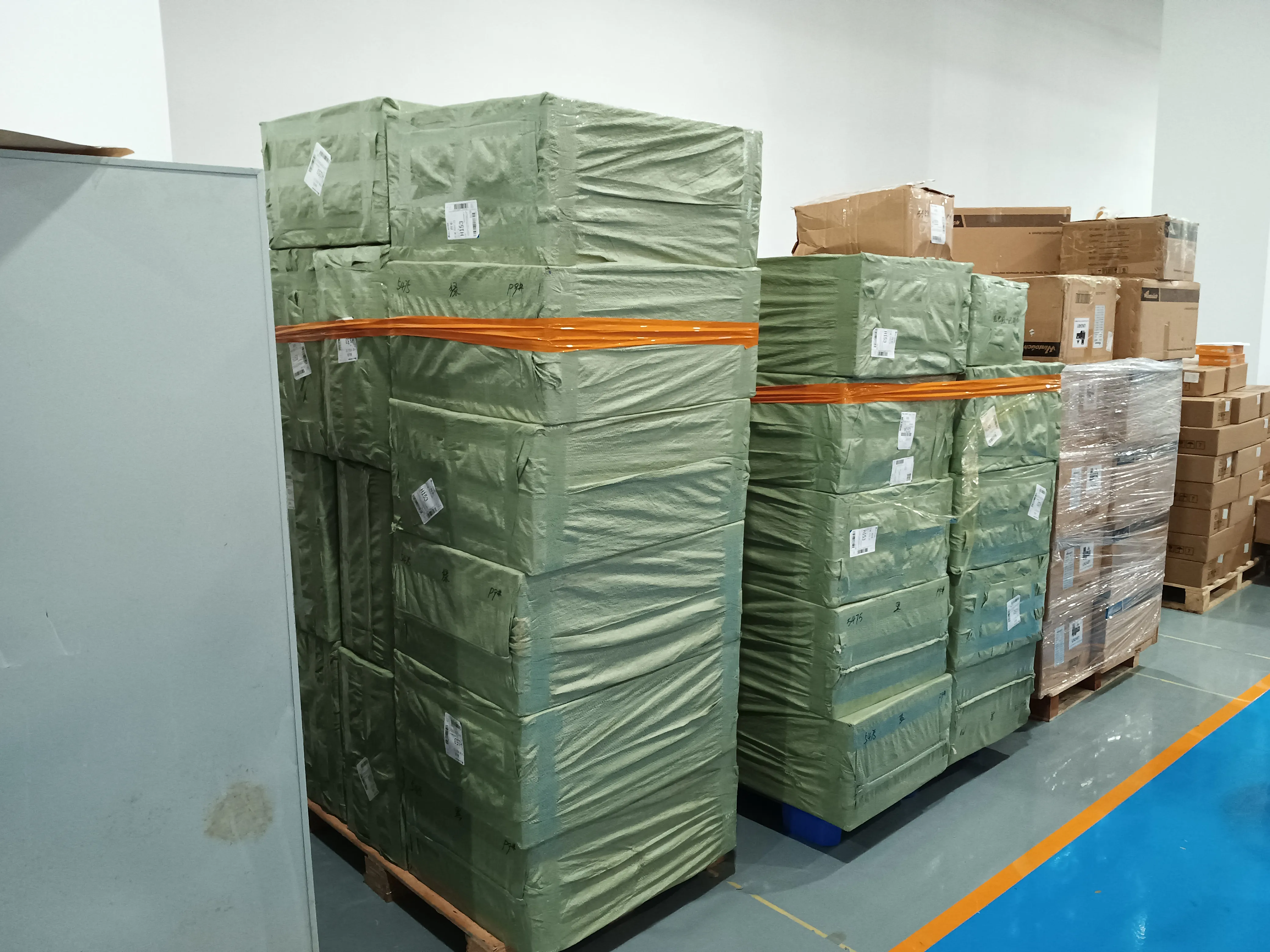 SMT pick-and-place machine — tablet motherboard production