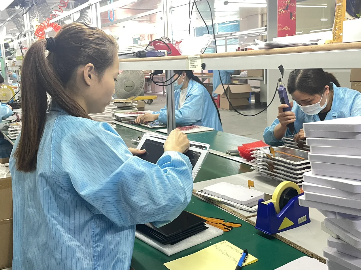 Tablet screen processing and assembly station — Wintouch