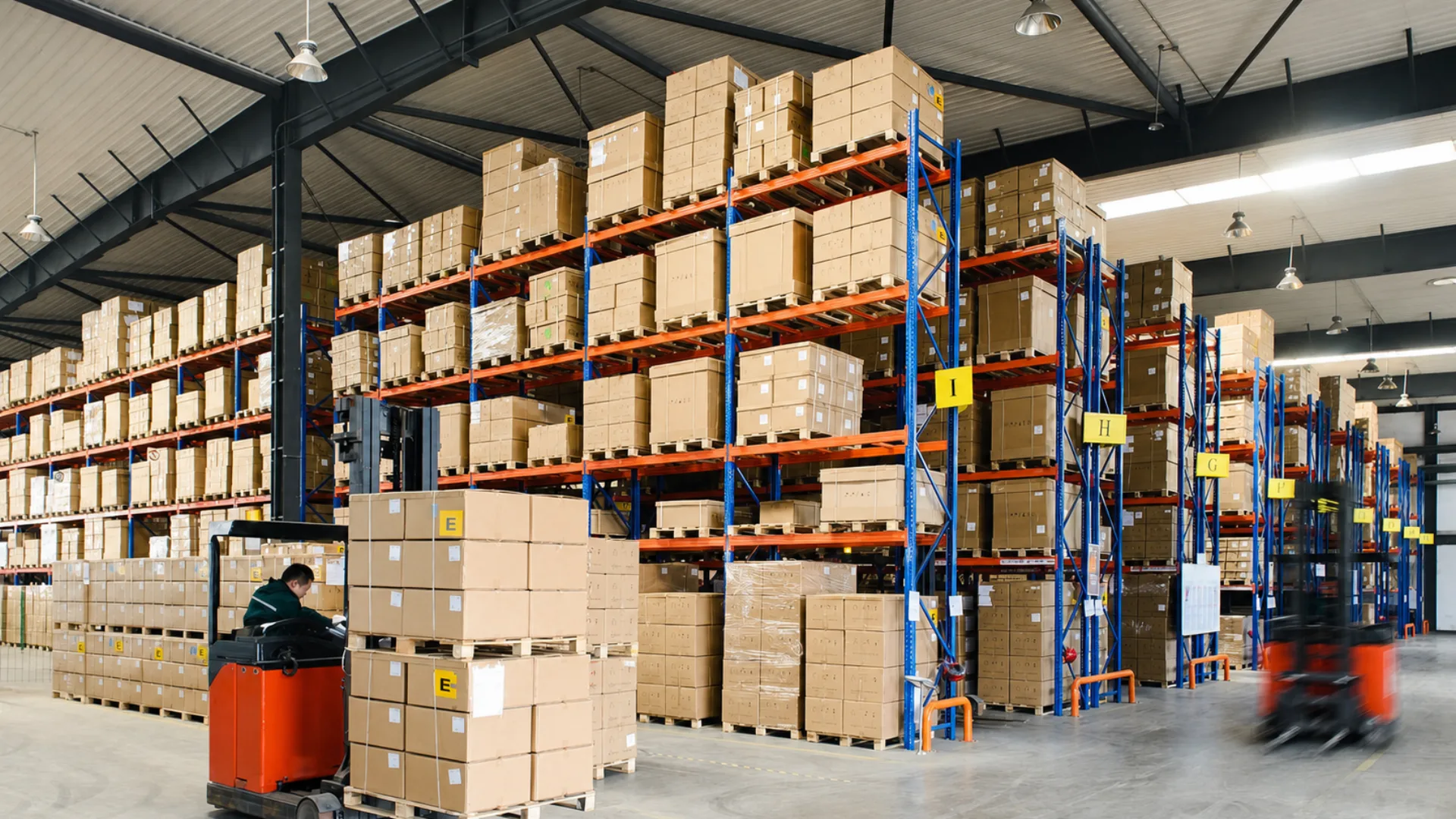 Wintouch tablet factory warehouse with export inventory ready for worldwide shipping